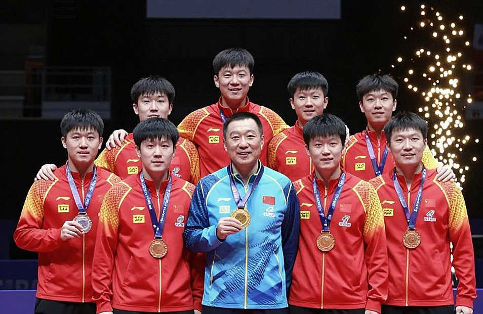 Vietnamese Table Tennis and the Signal Problem in Silly Season