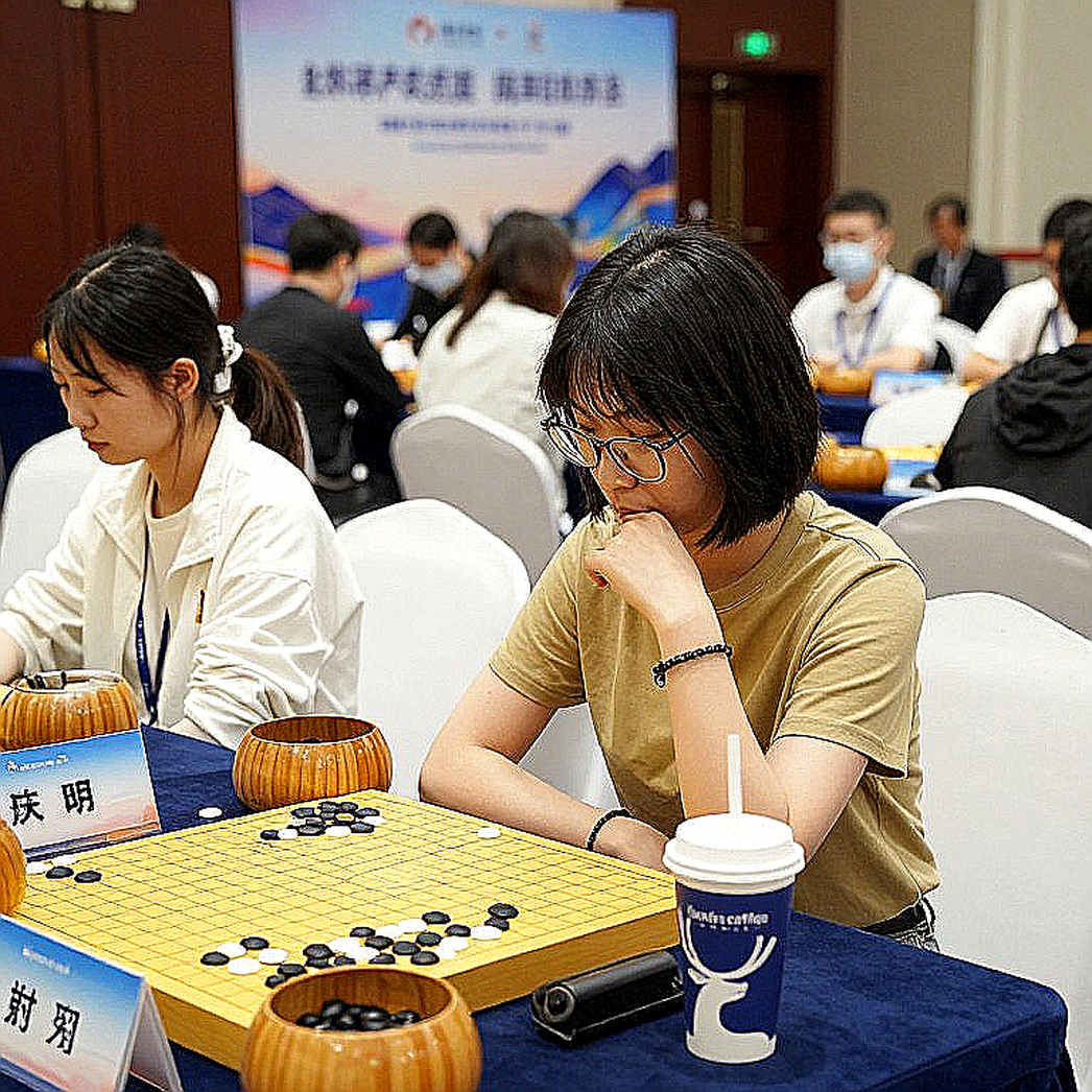 Cánh chim già trên bàn cờ: ChessBase Magazine số 225 và ký ức từ Prague đến Saint Louis