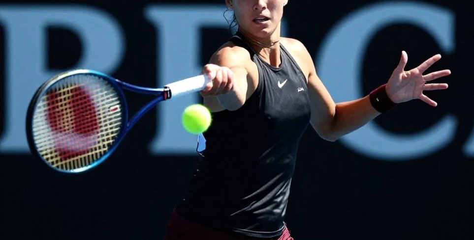 Rybakina vô địch Ningbo Open: 76 phút, 24 winner và một kiến trúc mang tên giao bóng