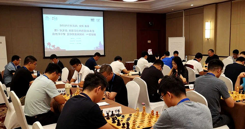 Samarkand vòng 8 nữ: Trung Quốc dẫn 15/16 và giới hạn của một bảng điểm đội tuyển