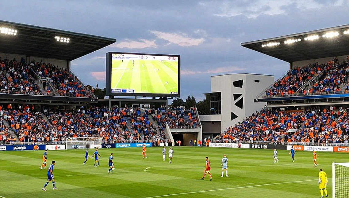 The Goalkeeper's Advance, Offside, and a Red Card: When Football's Laws Are Poeticized by Memory The Goalkeeper's Advance, Offside, and a Red Card: When Football's Laws Are Poeticized by Memory