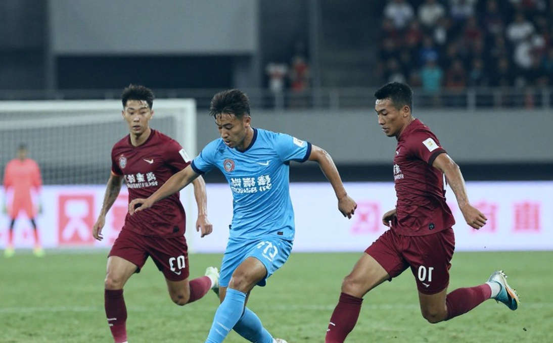 Williams Minh Hoàng và cú đổi trục của hàng công tuyển Việt Nam Williams Minh Hoàng và cú đổi trục của hàng công tuyển Việt Nam
