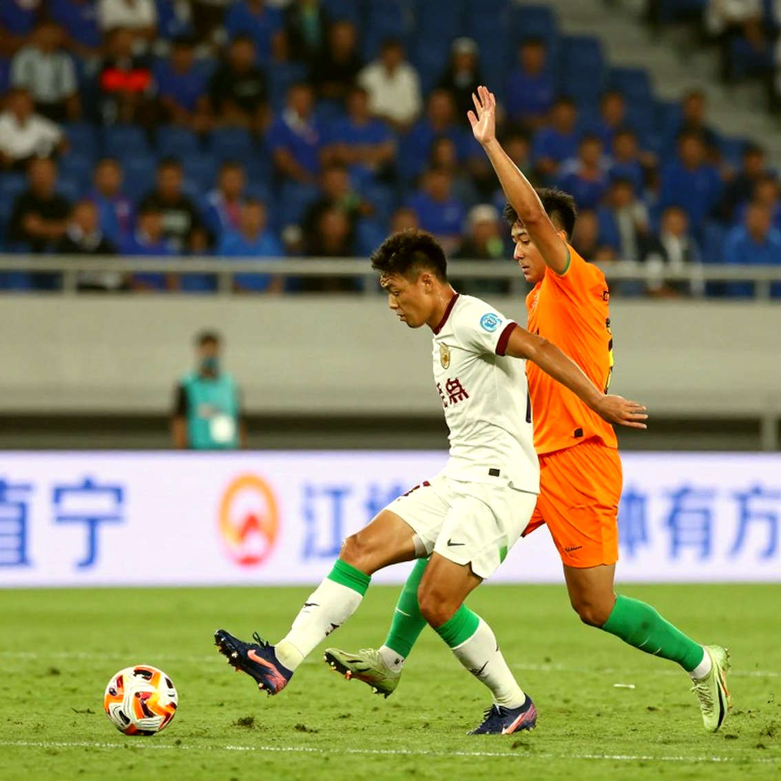 Doan Van Hau and the 4-match ban: When V.League suspension doesn't automatically close the national team door Doan Van Hau and the 4-match ban: When V.League suspension doesn't automatically close the national team door