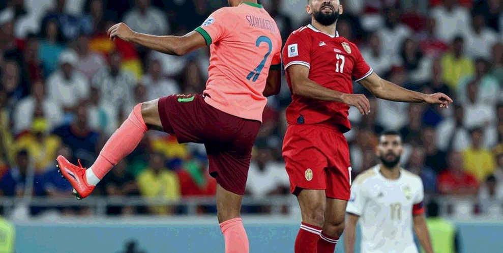 Khi Ajax bán đi tiếng hát của mình