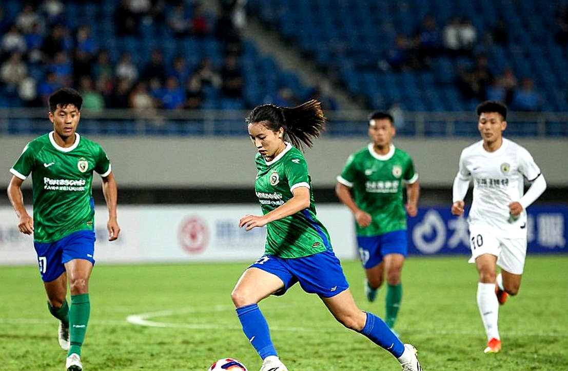 Nhãn Football, nhưng không có một đường bóng nào: bài báo lọt sai đường ống thể thao