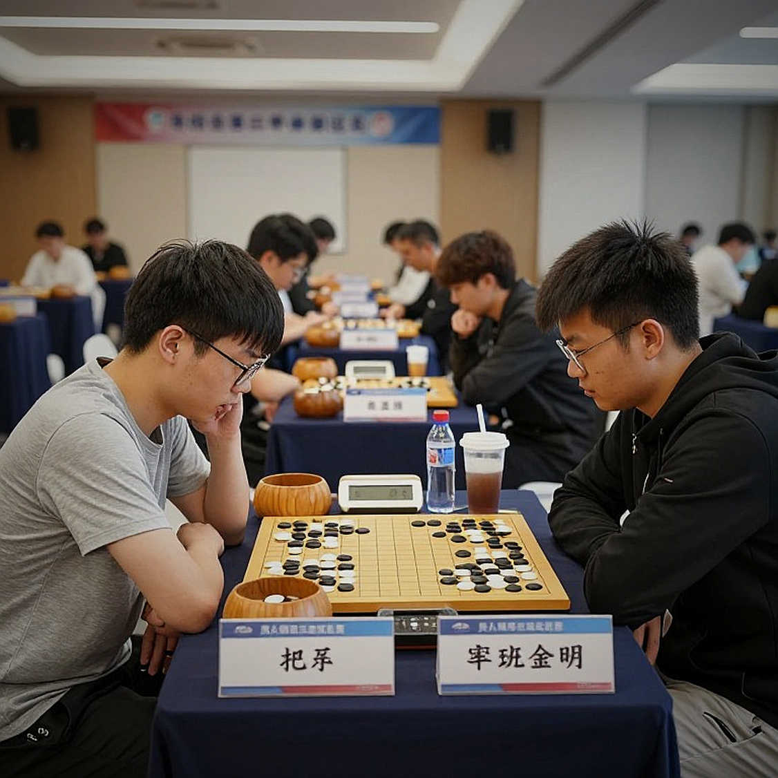 Kasparov mở cánh cửa Scotch năm 2026, và một video 60 phút đang cố đóng nó lại Kasparov mở cánh cửa Scotch năm 2026, và một video 60 phút đang cố đóng nó lại