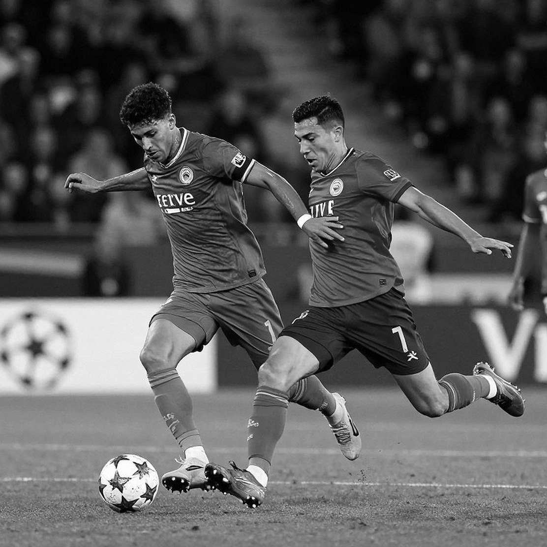 Víctor Guzmán và vòng tay mở của Rafa Márquez: Từ khu hỗn hợp Rayados đến chiếc áo El Tri Víctor Guzmán và vòng tay mở của Rafa Márquez: Từ khu hỗn hợp Rayados đến chiếc áo El Tri
