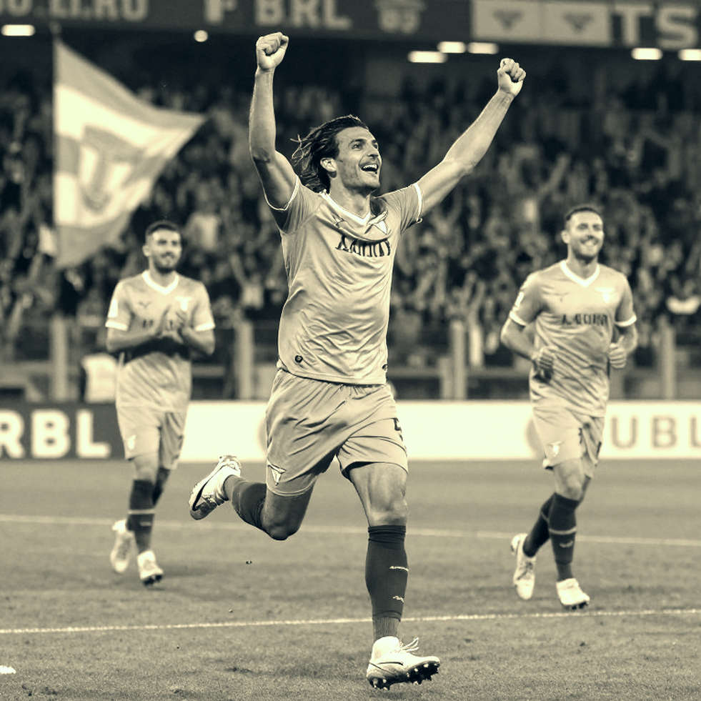 Víctor Guzmán và vòng tay mở của Rafa Márquez: Từ khu hỗn hợp Rayados đến chiếc áo El Tri Víctor Guzmán và vòng tay mở của Rafa Márquez: Từ khu hỗn hợp Rayados đến chiếc áo El Tri