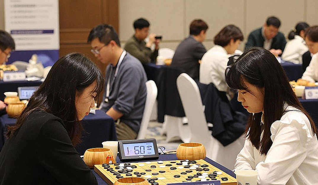 Timur Turlov Trên Tiêu Đề, Valeri Lilov Trong Thân Bài: Lỗ Hổng Niềm Tin Của Một Bài Quảng Cáo Cờ Vua