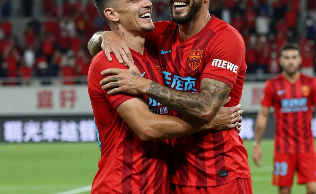 V.League và nghịch lý "thủ dơ": Khi phòng ngự co khối trở thành cứu cánh của bóng đá Việt Nam V.League và nghịch lý "thủ dơ": Khi phòng ngự co khối trở thành cứu cánh của bóng đá Việt Nam